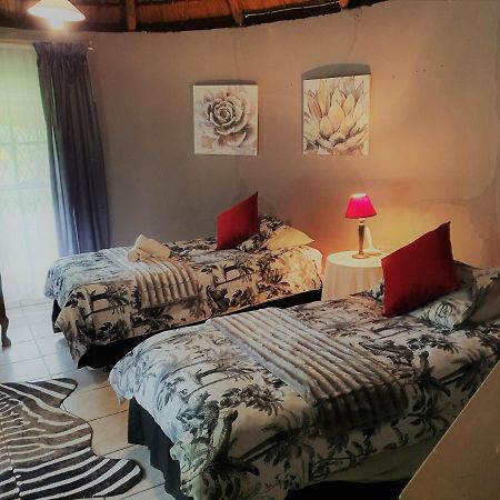 Drakensberg Bush Lodge And Backpackers วินเทอร์ตัน ภายนอก รูปภาพ
