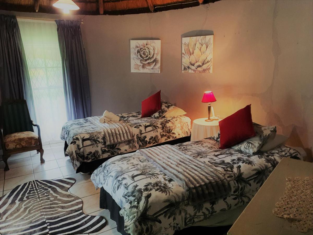 Drakensberg Bush Lodge And Backpackers วินเทอร์ตัน ภายนอก รูปภาพ